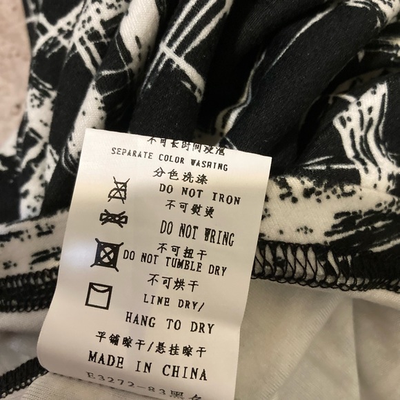 NWT VFshow black/white geometric print, pencil ruched detail midi skirt, size S - Picture 7 of 11